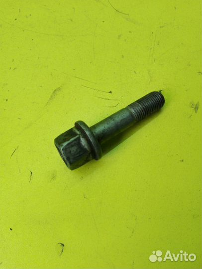 Болт шкива коленвала Mazda Bongo SS28M R2 1999
