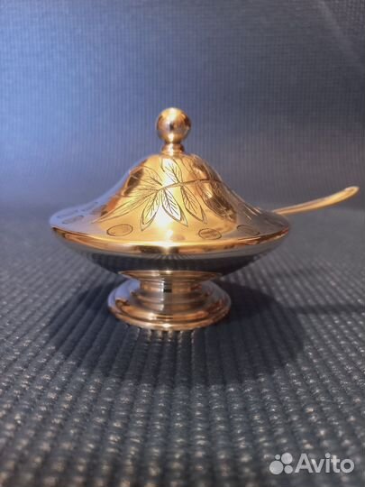 Серебряная икорница 925-й пробы и ваза