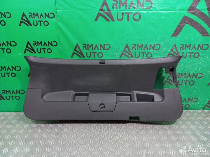 Обшивка двери багажника Volkswagen Tiguan 2