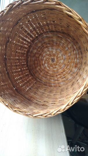 Корзина плетеная из бумажной лозы ручная работа