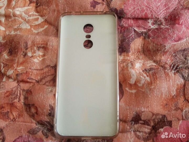 Чехол на смартфон