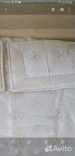 Покрывало светло бежовое с наволочками