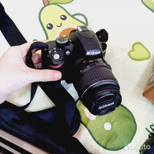 Зеркальный Фотоаппарат nikon d3200, сумка и штатив