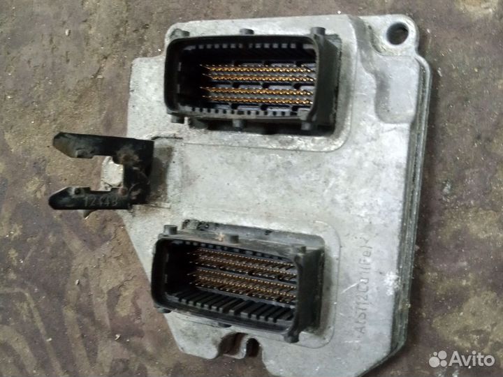 Блок управления двигателя Opel Vectra C 1.8