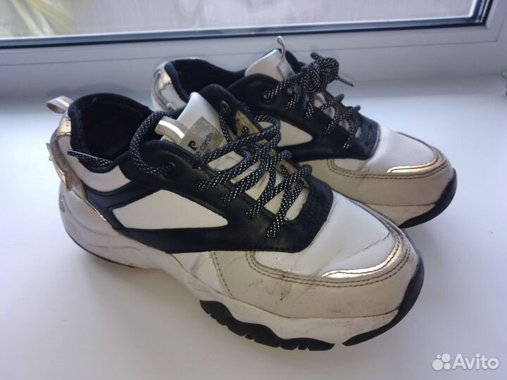 Кроссовки женские