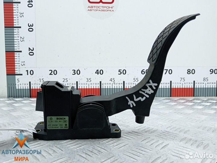 Педаль Volkswagen Golf 3 1999 6Q1721503L