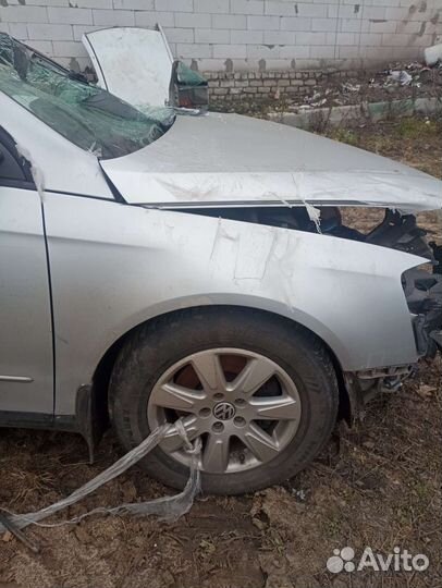 Переднее правое крыло Volkswagen Passat B6