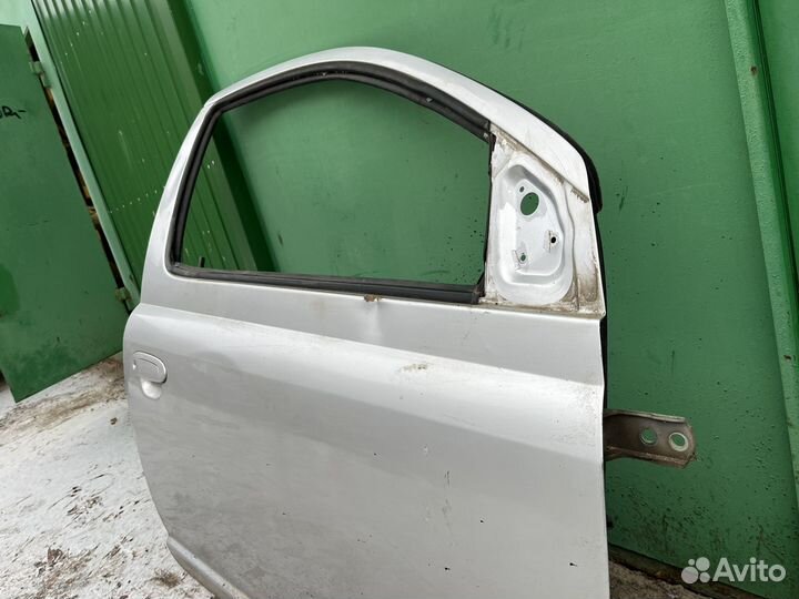Дверь Тойота Ярис купе Р1