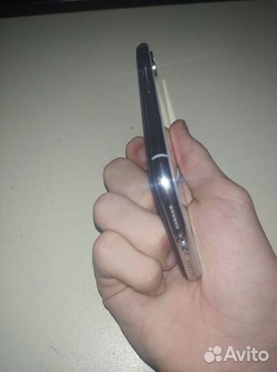 Телефон iPhone 10