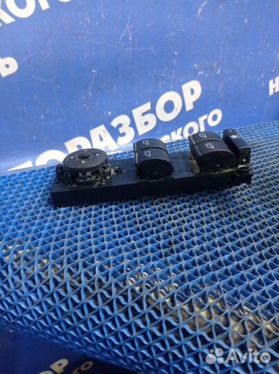 Блок управления стеклоподъемниками Ford Focus 2