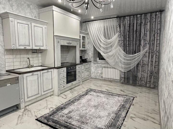 Коттедж 308 м² на участке 13 сот.