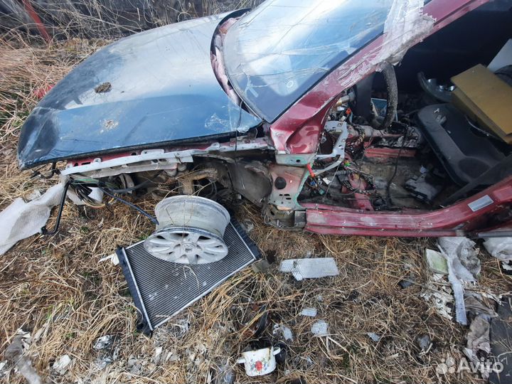 Volkswagen Passat 1.8 AT, 2003, битый, 250 000 км