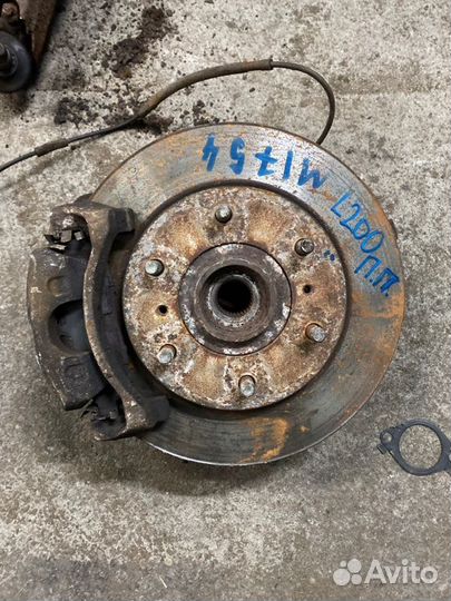 Кулак поворотный передний правый Mitsubishi L 200