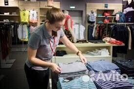 Работник торгового зала в магазин одежды