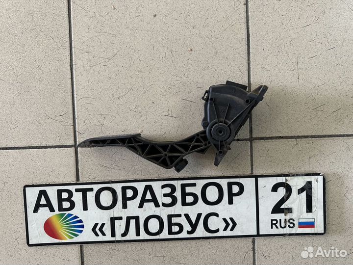 Педаль газа Volkswagen Caravelle T5 Каравелла Т5