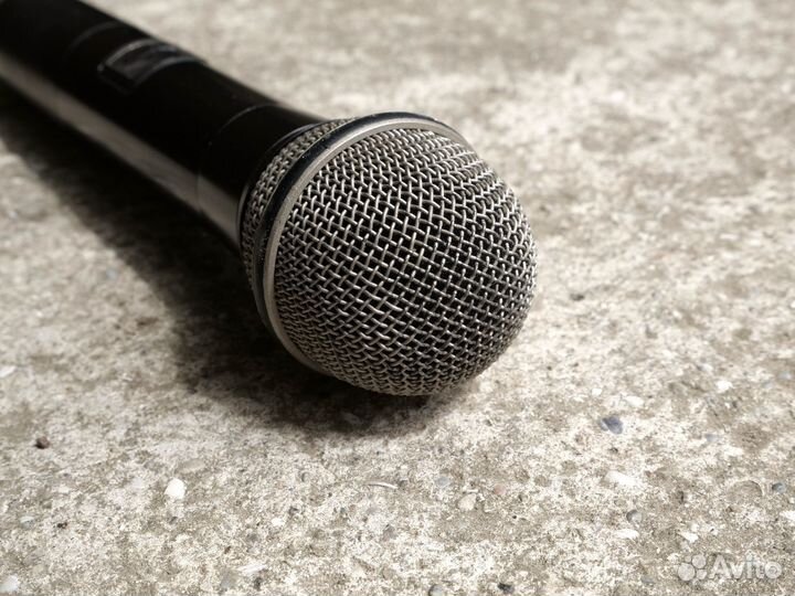 Радиомикрофон ElectroVoice R300