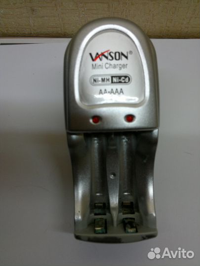 Зарядное устройство для пальчиковых аккумуляторов