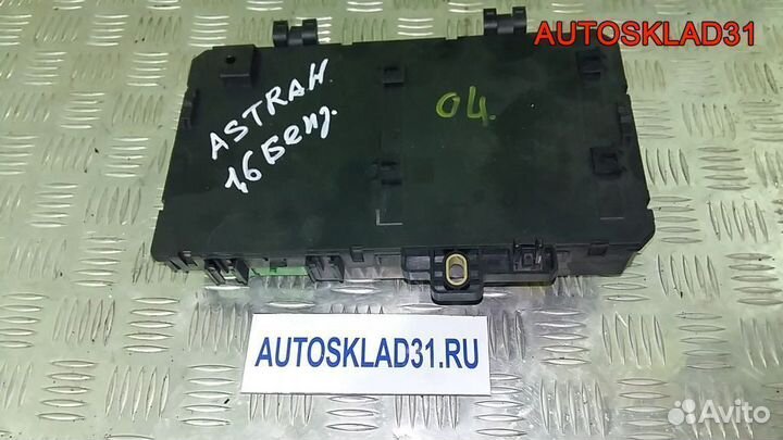 Блок предохранителей Opel Zafira B 13220831