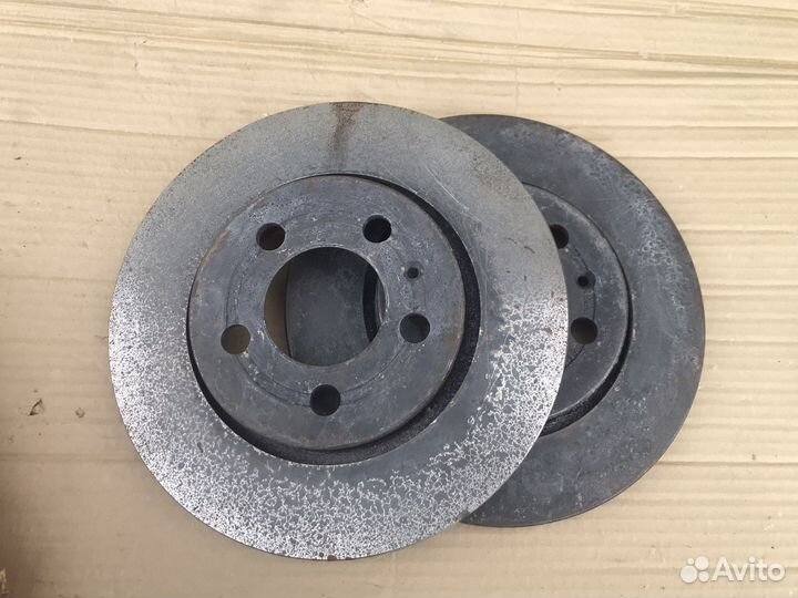 Задние тормозные диски audi A3 (8L1) TT (8N3)