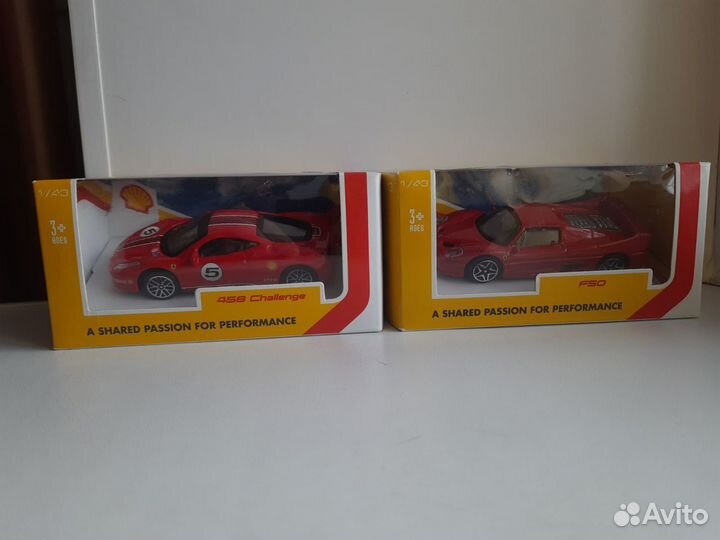 Модель автомобиля Ferrari 1:43