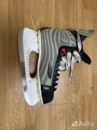 Хоккейные коньки bauer
