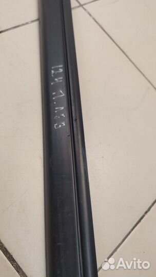 Молдинг двери передний левый Mercedes benz w124