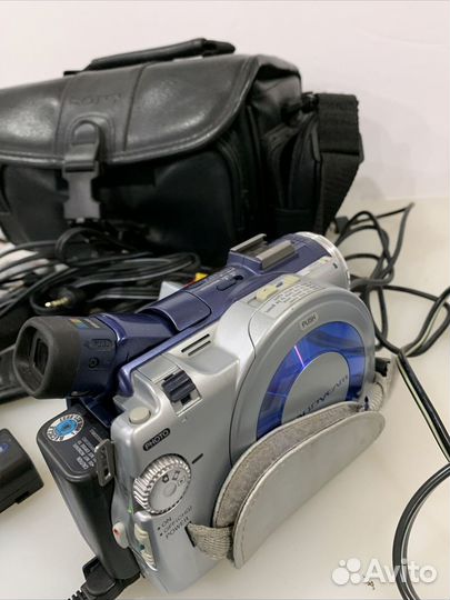 Видеокамера Sony DCR- DVD200E