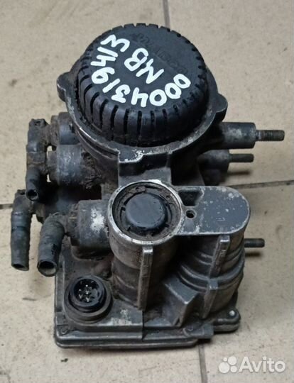 Кран управления тормозами прицепа Mercedes Benz