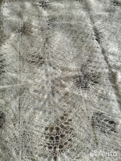 Белые платки разной вязки