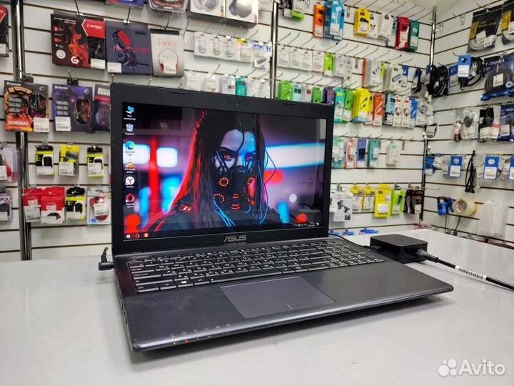 Ноутбук Asus 320GB 8GB две видеокарты