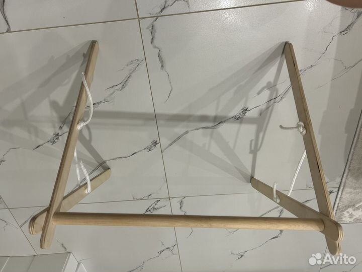 Стойка с игрушками