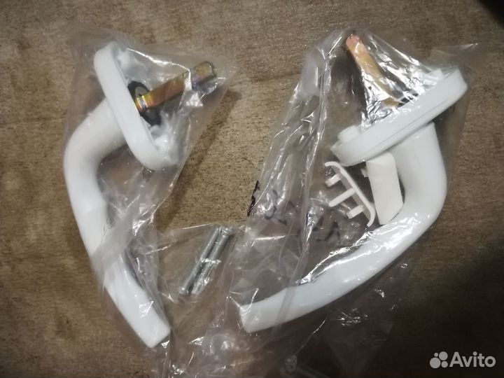 Ручка на пластиковое окно