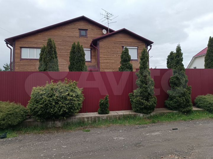 Дом 298 м² на участке 13,9 сот.