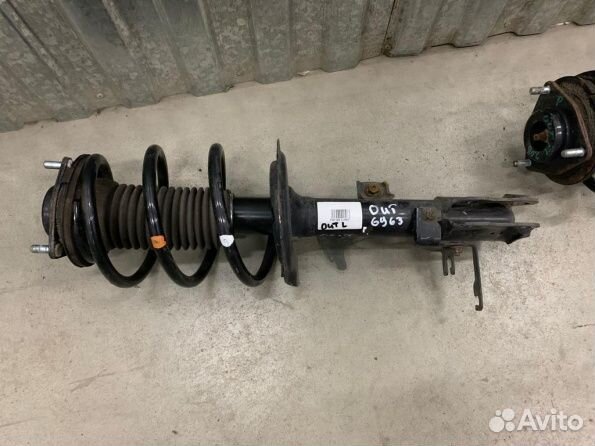 Mitsubishi Outlander 3 стойка амортизатора