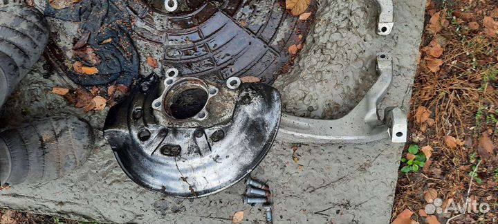 Кулак поворотный audi A8 D3