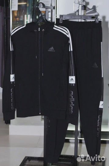 Спортивный костюм adidas