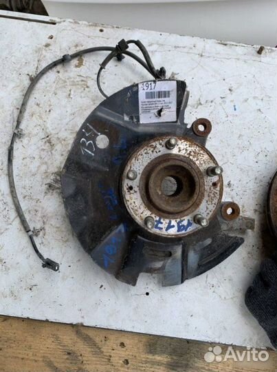 Кулак передний левый Hyundai Santa Fe 3