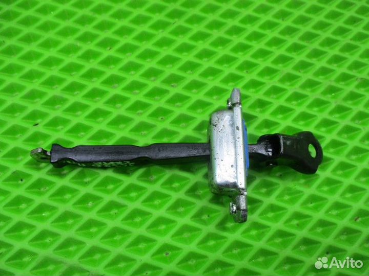 Ограничитель двери передний правый Hyundai Creta