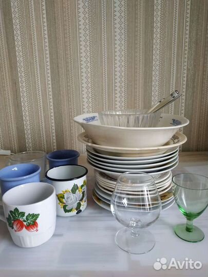 Набор посуды,бидон эмал.,тёрка,перечница