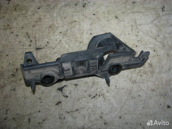 Кронштейн переднего бампера правый Audi A4 (B8) 2