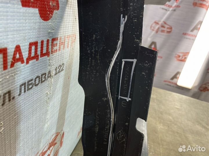 Дефлектор основного радиатора Renault Logan с 2014