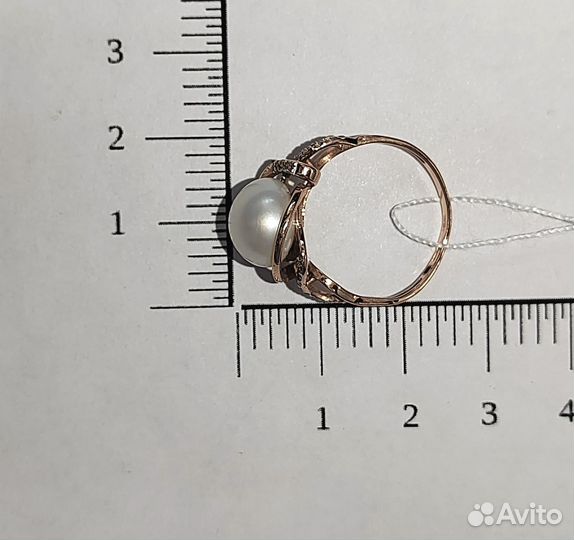 Золотое кольцо с камнем 18р