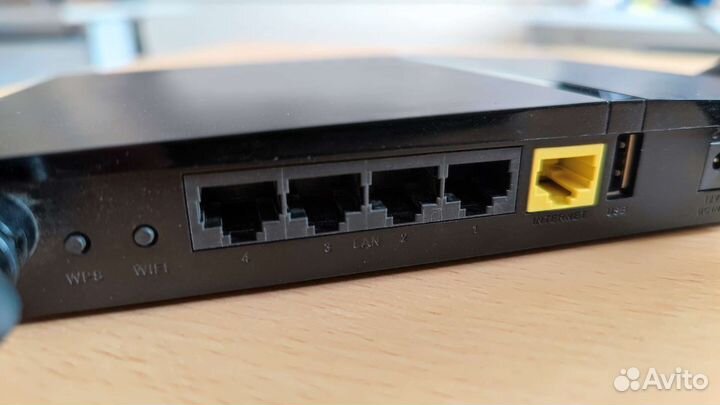 Роутер Wi-Fi D-Link DIR 815