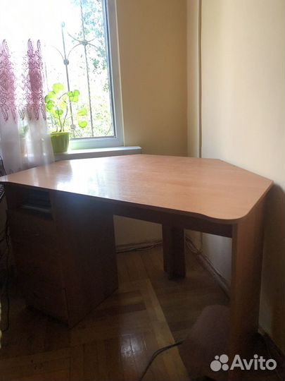 Компьютерный стол