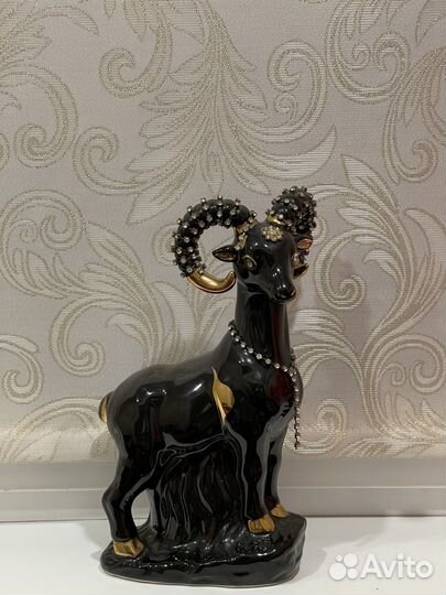 Статуэтка фарфор коза
