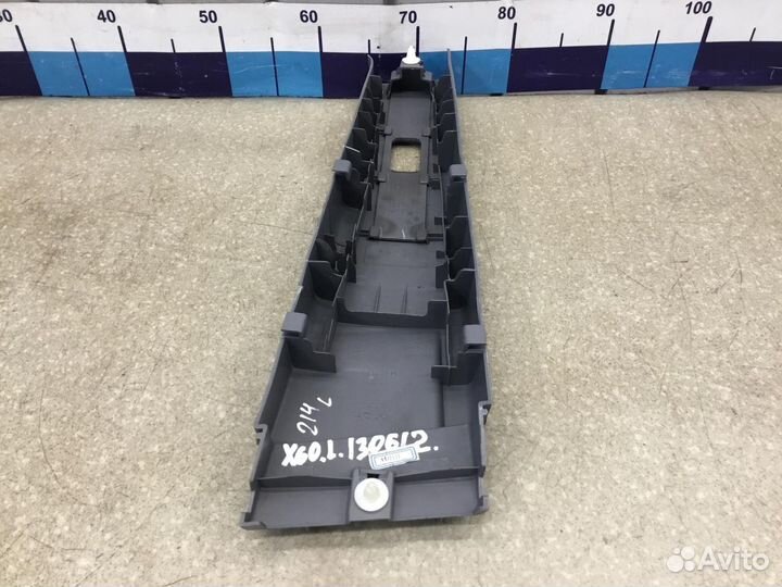 Обшивка средней стойки левая Lifan X60 2012