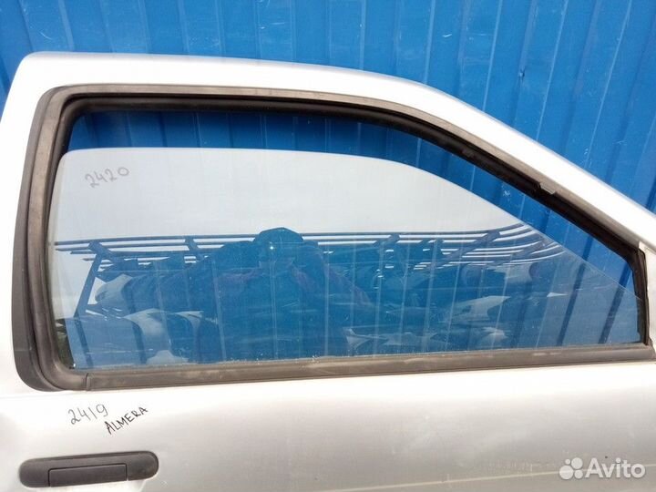 Стекло передней правой двери Nissan Almera