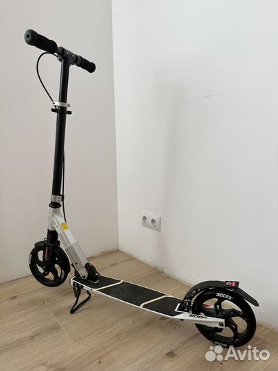 Самокат Roces 200mm