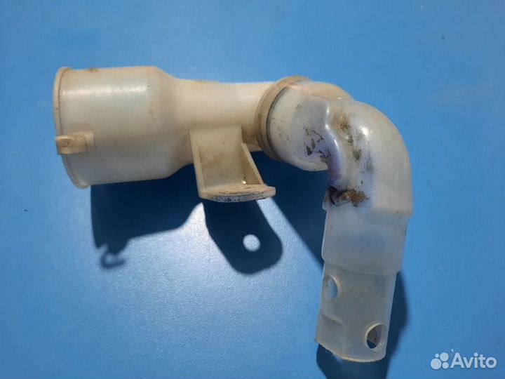 Горловина бочка омывателя передняя Тoyota