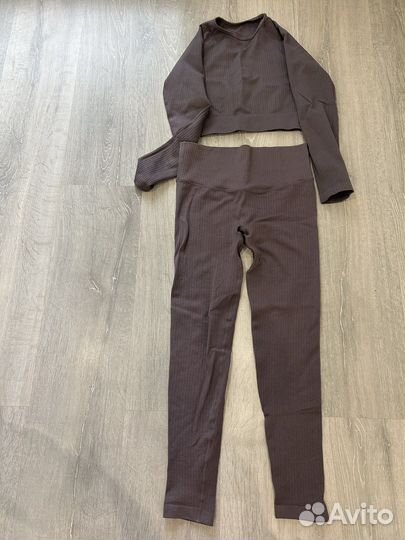 Костюм спортивный
